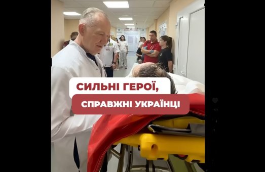 «Головне, що я біля тебе. Все буде добре…» ❤️ Мама поруч