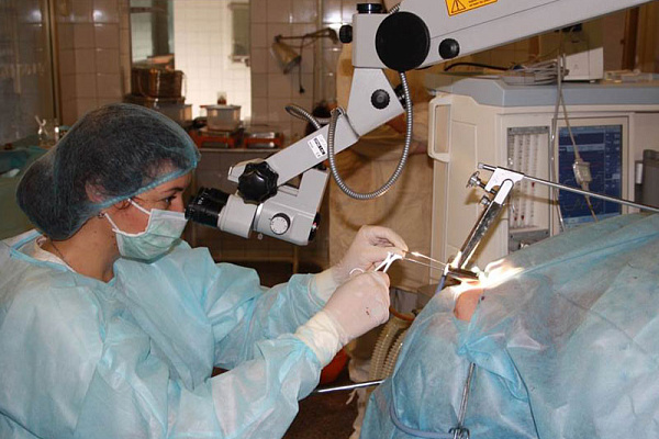 Мікроларингоскопія і хірургія гортані